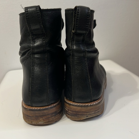 Madewell women’s 7.5 lace-up black leather boots with lug soles, 1” heel - Picture 3 of 14